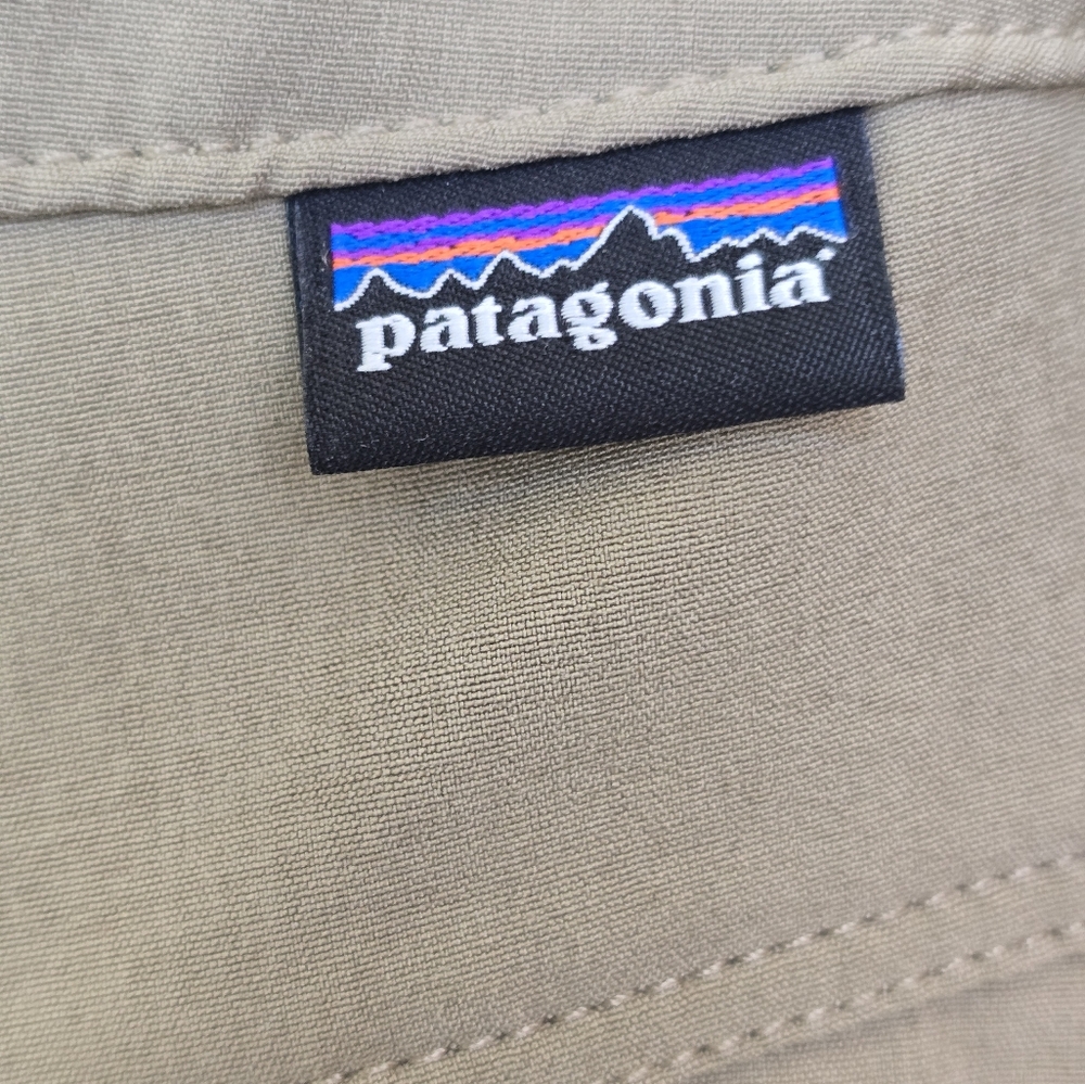 Patagonia Low Rise Khaki Cropped Capris Pants, Size 4 - Picture 4 of 6